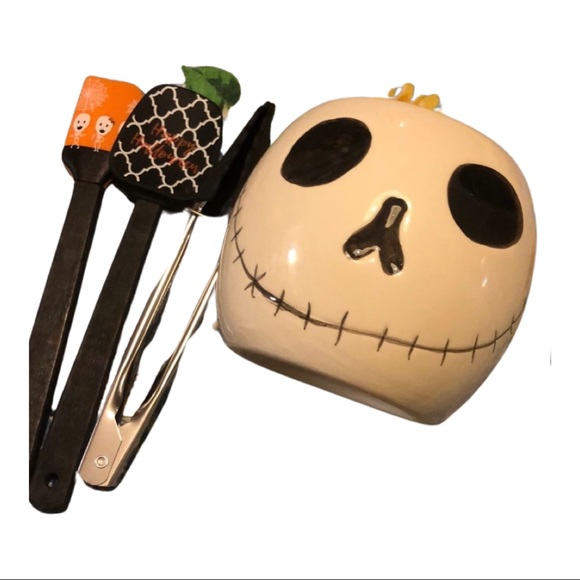 Other - Kitchen utensils & skull holder